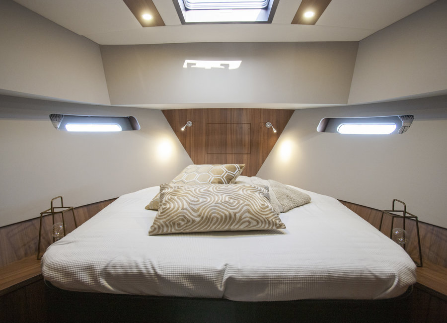 Yacht mieten yachtcharter Sneek